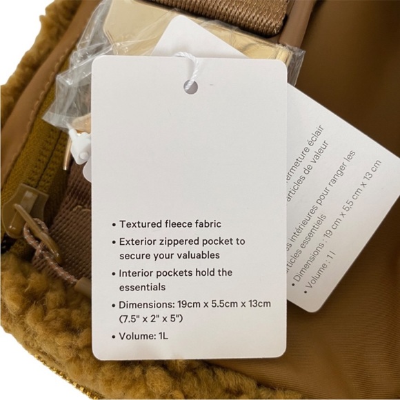 Lululemon Everywhere Fleece Belt Bag 1L - Picture 7 of 15